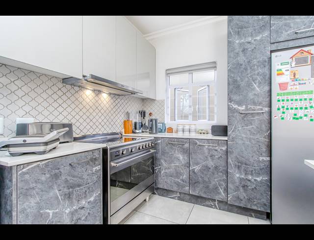 3 BEDROOM TOWNHOUSE FOR SALE IN DOUGLASDALE